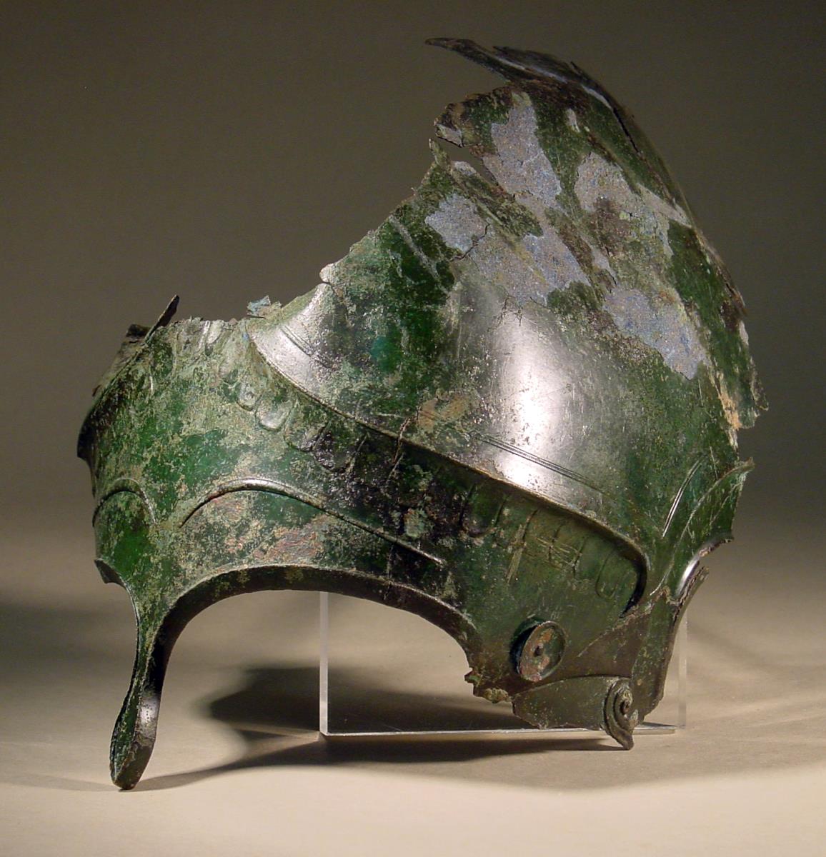 Stirnfragment eines Helms