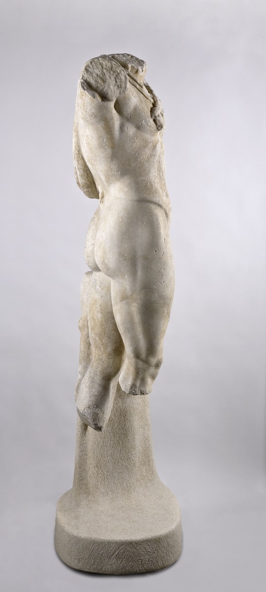 Torso eines tanzenden Satyrs