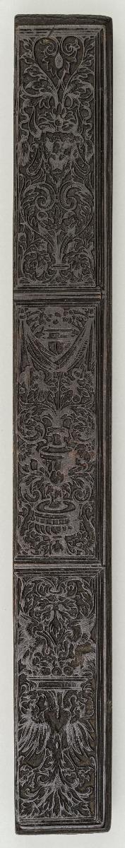 Randleiste m. dreiteiligem Renaissanceornament, unten Kaiseradler
