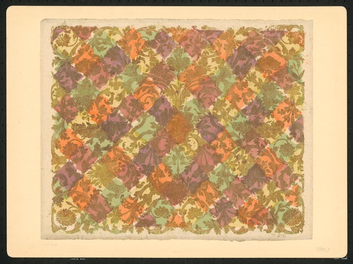 Brokatpapier (Akanthusranken mit Blüten, Früchten und Schlangen)