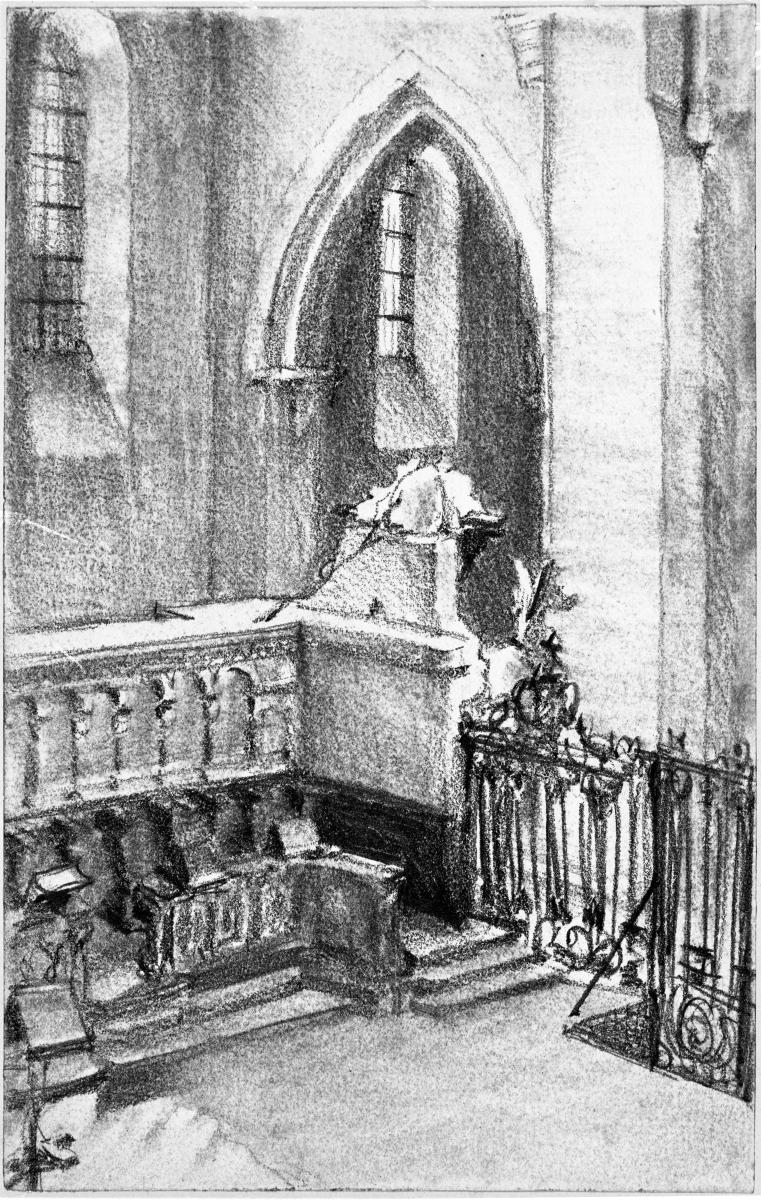 Kircheninterieur mit vergitterter Chorgestühlecke