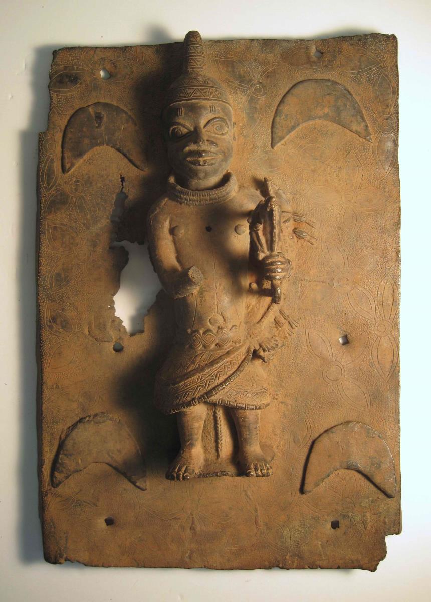 Emuru mit Gong