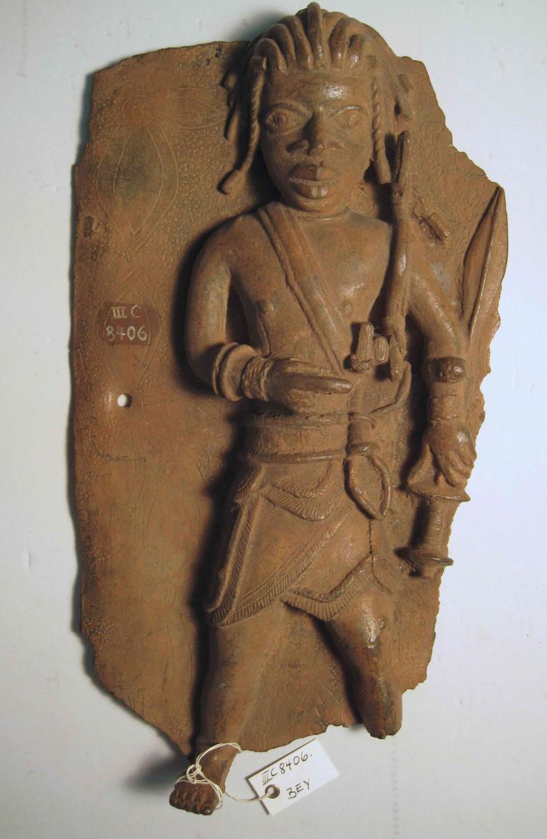 Soldat mit Bogen und Schwert
