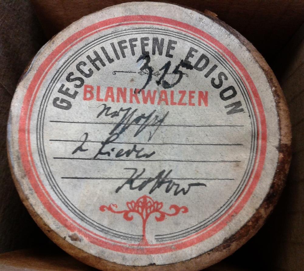 "2 russische Lieder: a) vom Betrunkenen (mit Gitarre), b) Braune Augen"