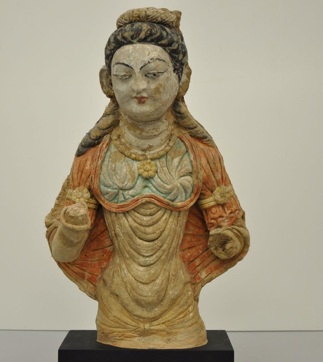 Halbfigur einer Devata