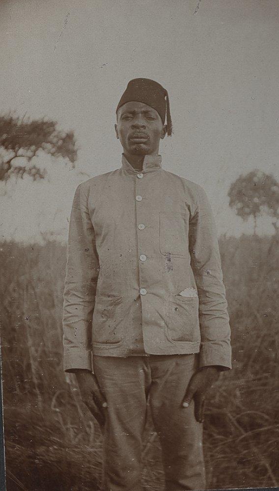 "Mein Boy Sultani." (OT)