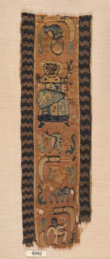Clavusfragment einer Tunika mit figürlichen Motiven