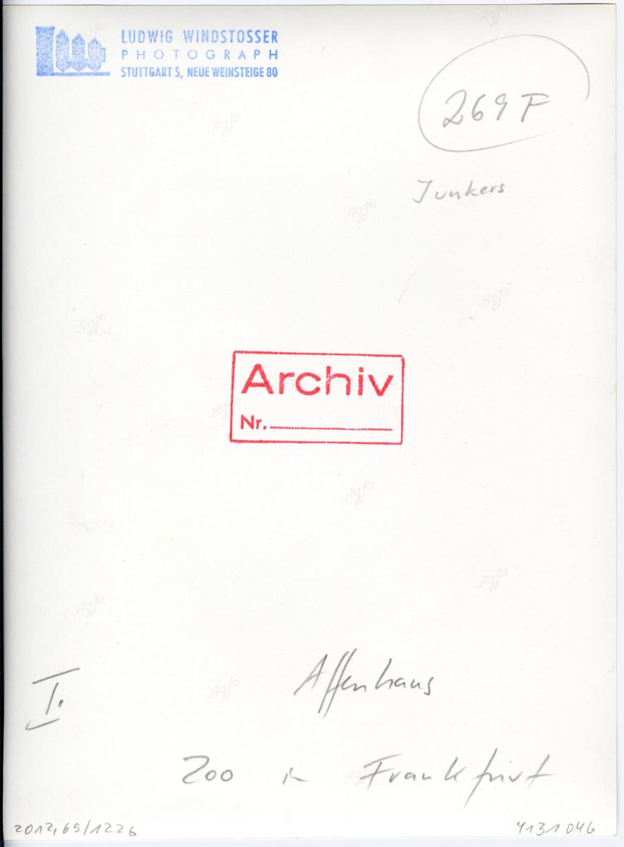 Junkers, Warmwassergerät ("Junkers-Quell") im Affenhaus des Frankfurter Zoos