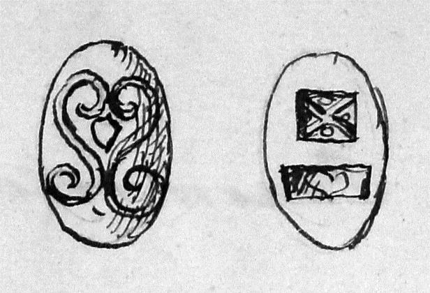 Ovales Plättchen mit Ornamenten und Stempeln (?)