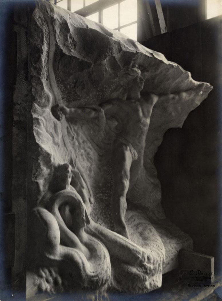 Das Apollo-Relief im Atelier du Dépôt des marbres (Schrägansicht)