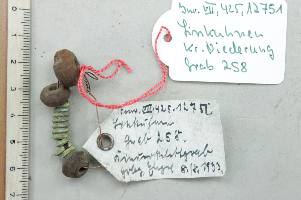 Bernsteinperlen; Spiralröllchen