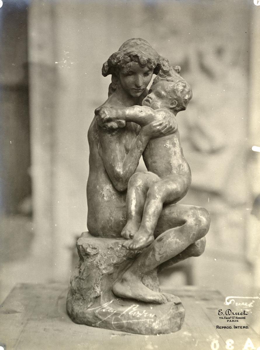 Bruder und Schwester vor dem Höllentor im Atelier du Dépôt des marbres