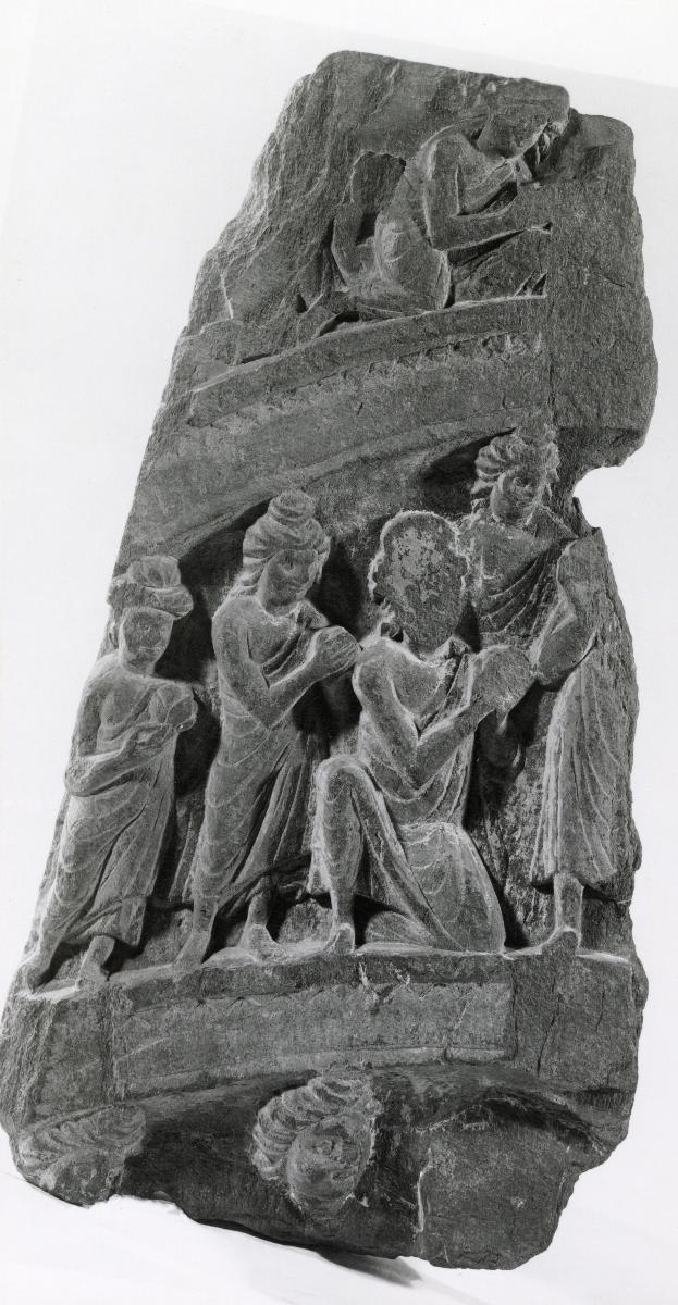 Nasika-Giebel mit Anbetungsszenen (Fragment)
