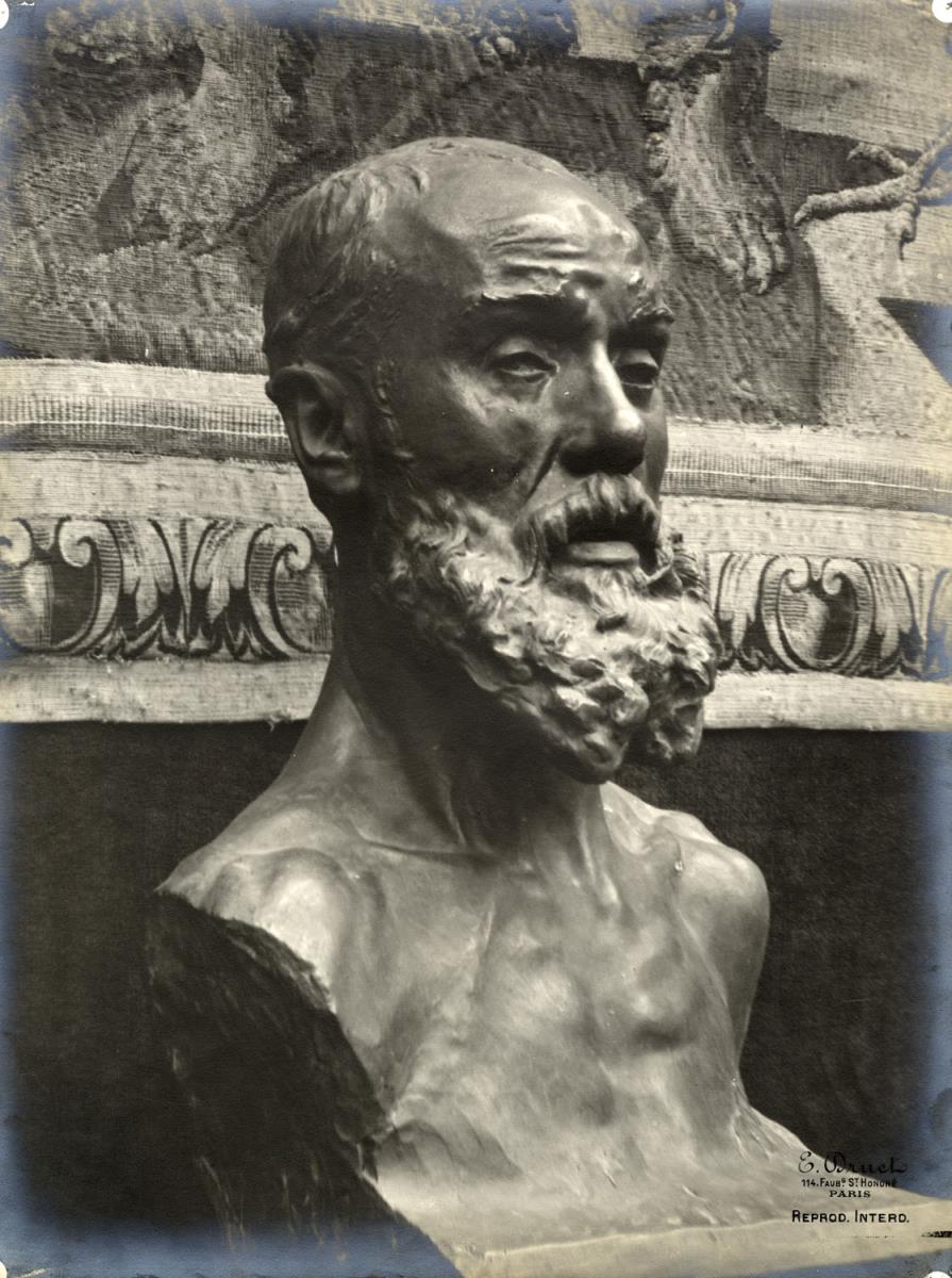Die Büste Jean-Paul Laurens im Musée du Luxembourg (Dreiviertelprofil nach rechts)