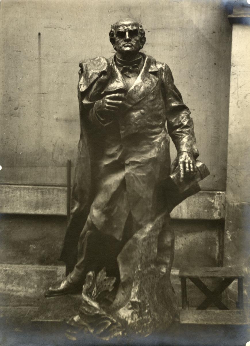 Denkmal für Domingo Faustino Sarmiento (frontal)