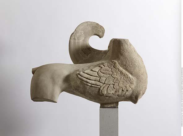 Torso eines Greifen vom Dach des Großen Altars