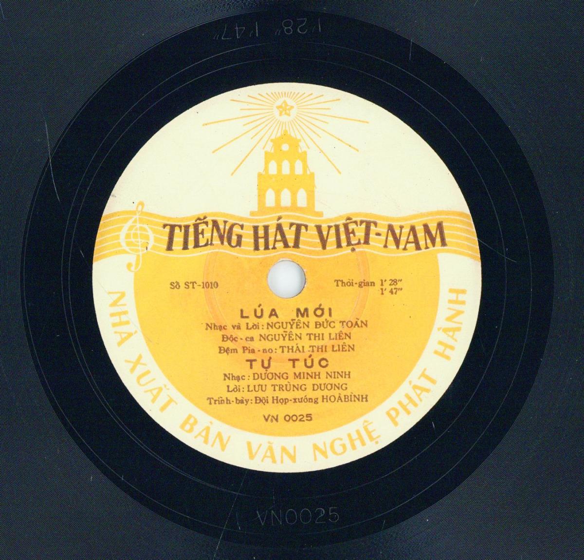 Titel A: Dong Nhanh Thoc Tot/Mot Som Mai Hong
Titel B: Lua Moi/Tu Tuc