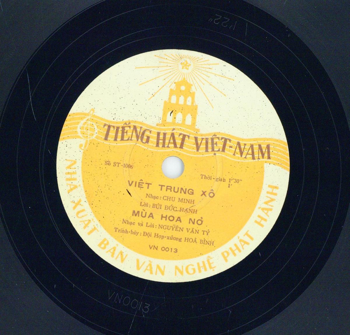 Titel A: Viet Mien Lao Doan Ket
Titel B: Viet Trung Xo/Mua Hoa No