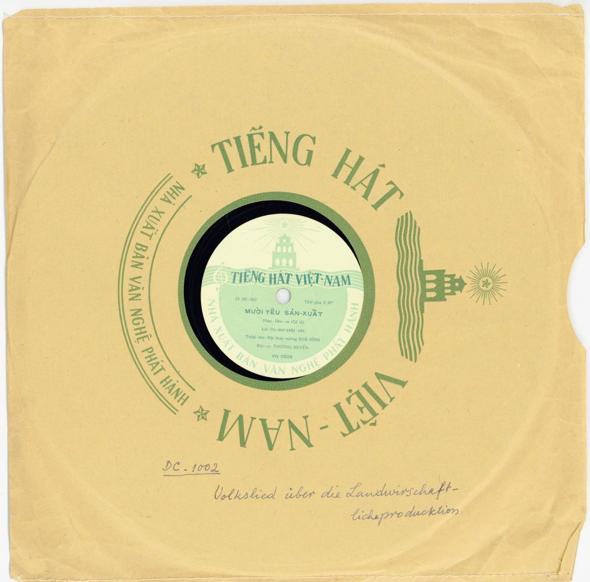 Titel A: Tinh Quan Dan
Titel B: Muoi Yeu San-Xuat