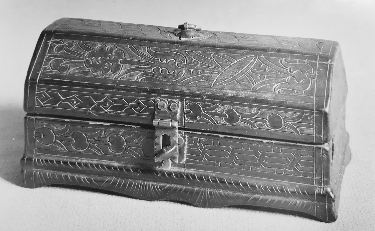 Lederkassette mit Walmdach