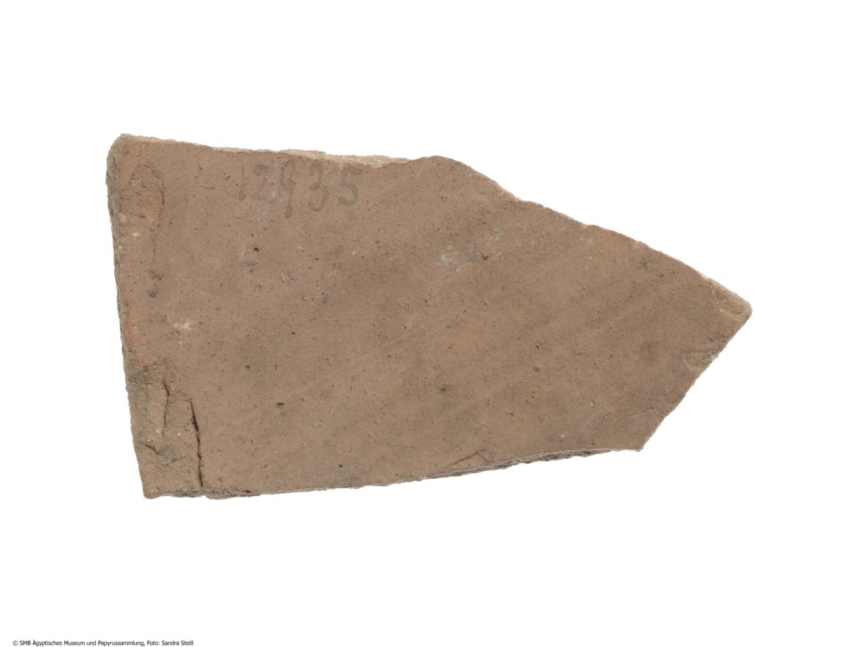Hieroglyphisches Ostrakon mit verschiedenen Schreibung des Namens Satet-ir-di-es