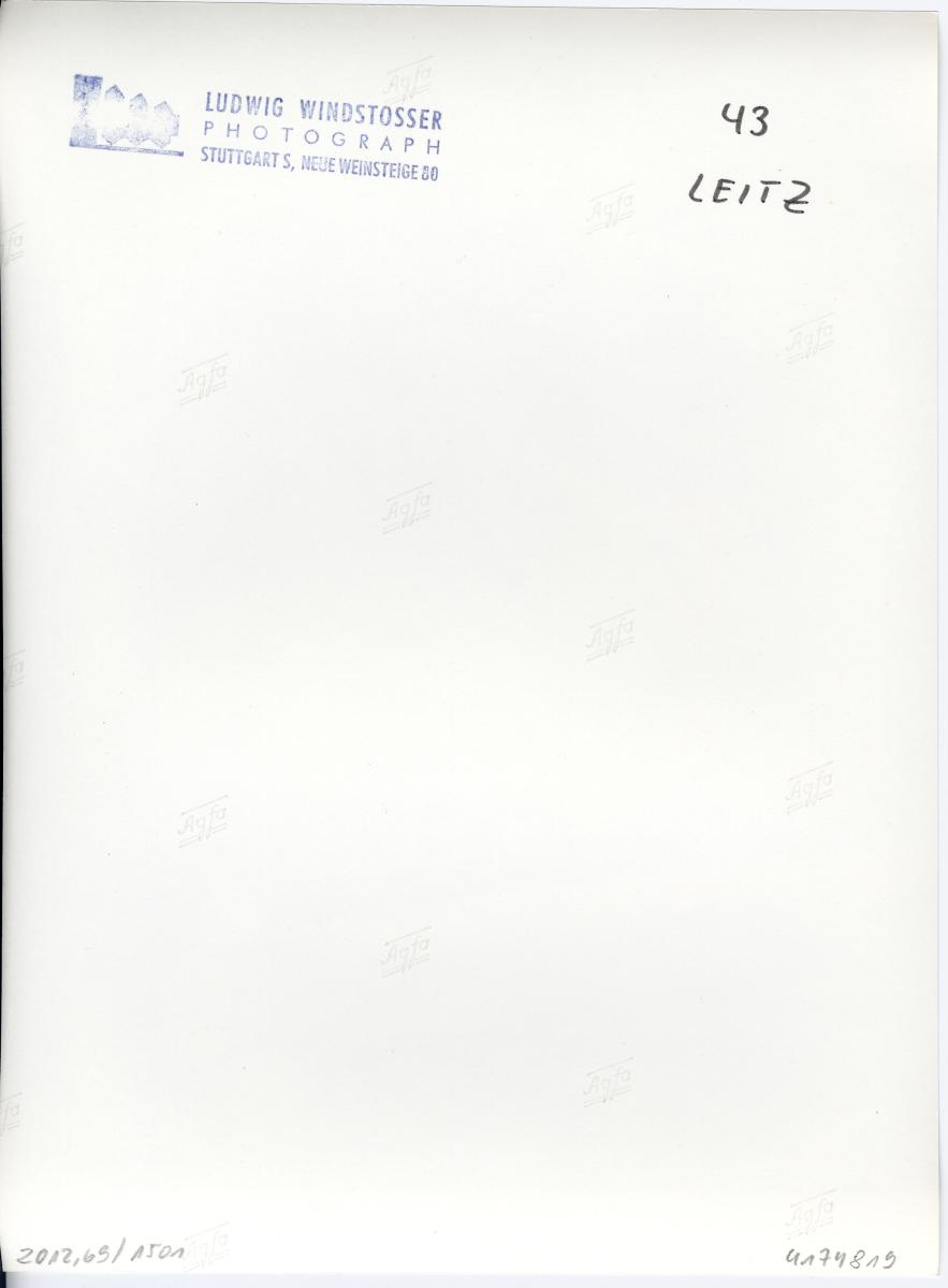 Leitz, Mitarbeiter mit Folienrolle