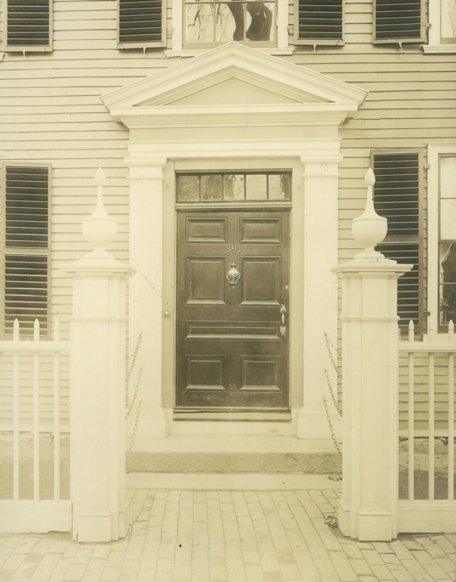 Salem, 393, Essex Street, Lindall-Barnard-Andrews House, Hauseingang