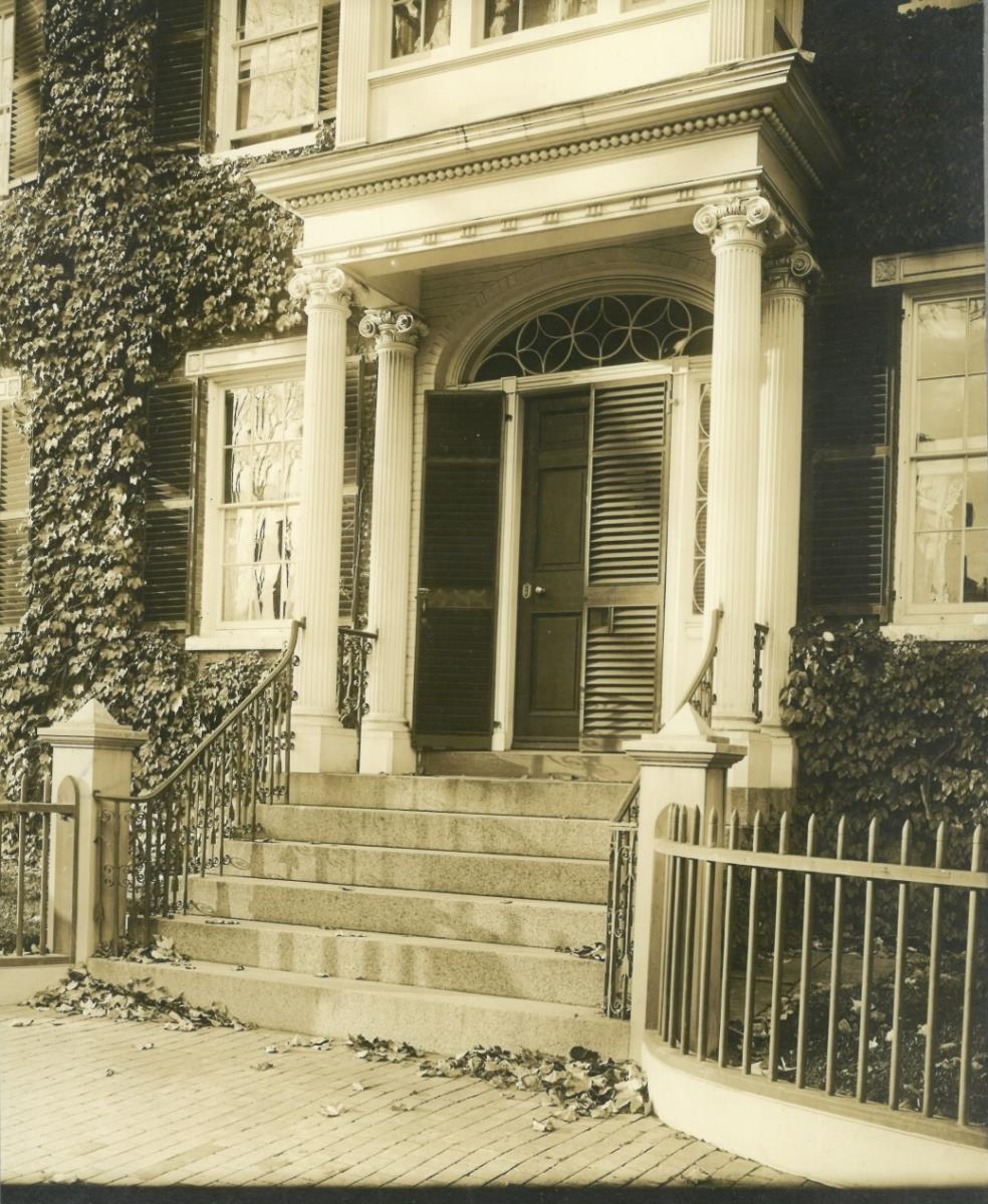Salem, 26, Chestnut Street, Devereux-Hoffman-Simpson house, Hauseingang