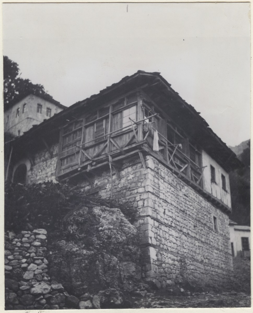 Altes Haus mit Holzgeschoß