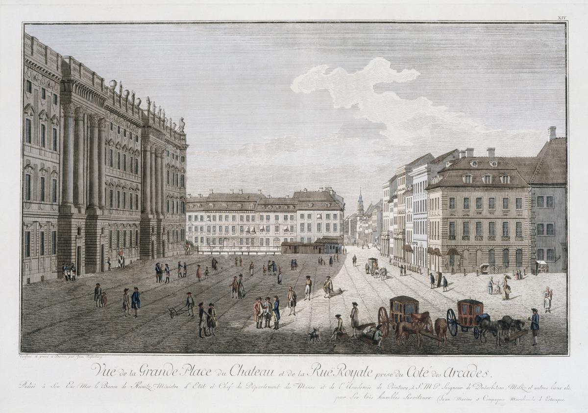 Blick von den Arkaden zum Schlossplatz