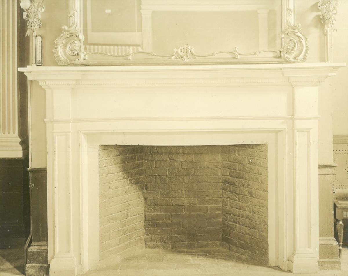 Salem, 9, Chestnut Street, Hamilton Hall, Kamin
