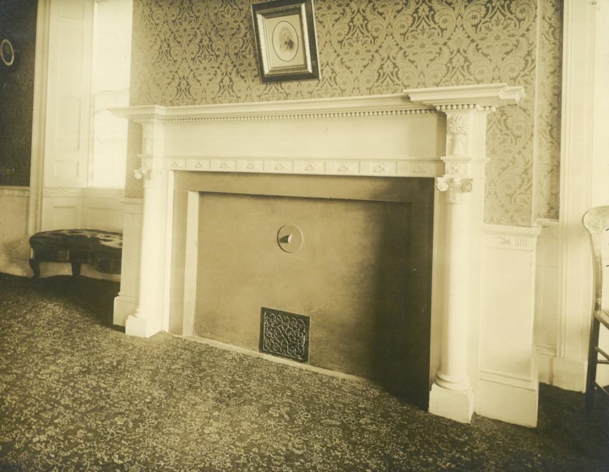 Salem, Crowninshield House, Kamin