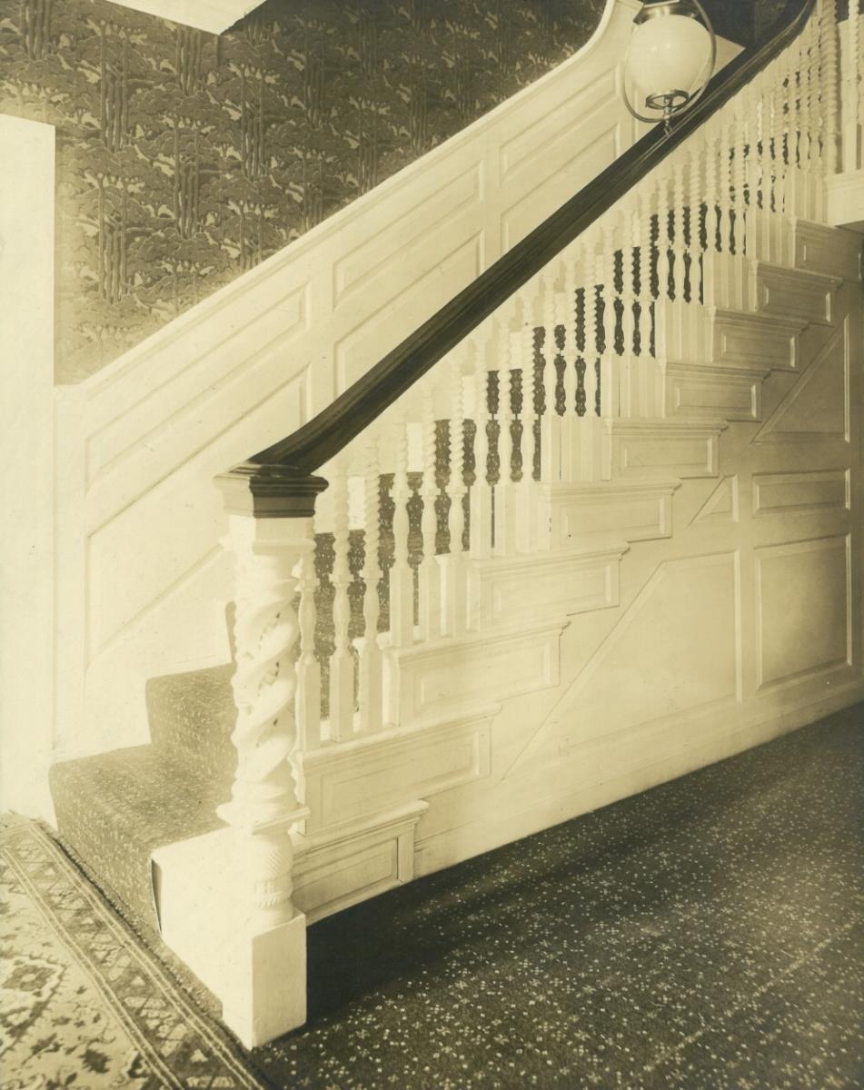 Salem, 93, Federal Street, William R. Colly House, Treppe
