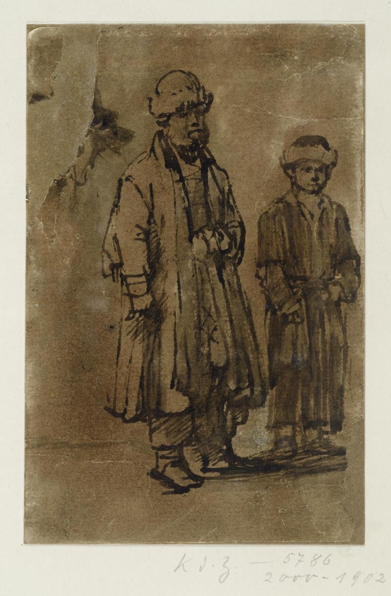 Mann und Knabe mit langen Röcken und langen Pelzmützen, nach halb rechts stehend
