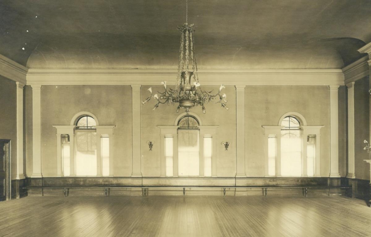 Salem,  9, Chestnut Street / 7, Cambridge Street, Hamilton Hall, Saal