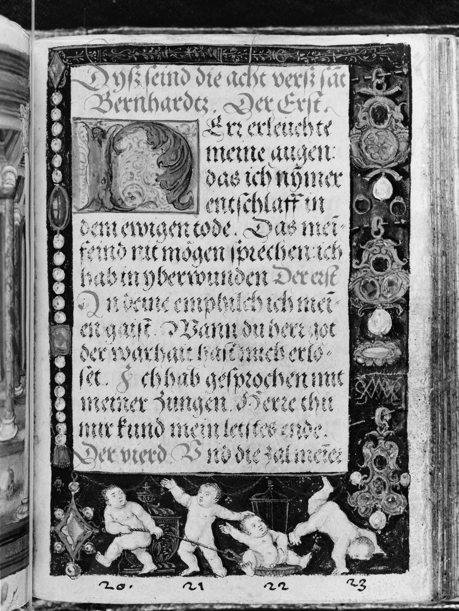 Gebetbuch des Matthäus Schwarz. Textseite, in der Umrandung vier Putti, numeriert 20-23, sowie Schmuckgegenstände