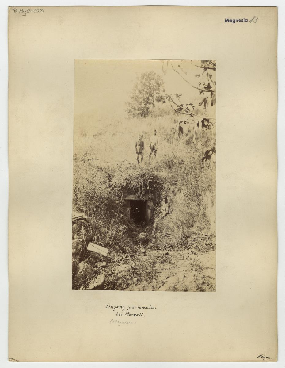Magnesia am Mäander, Tumulus (südlich von Magnesia a. M.)