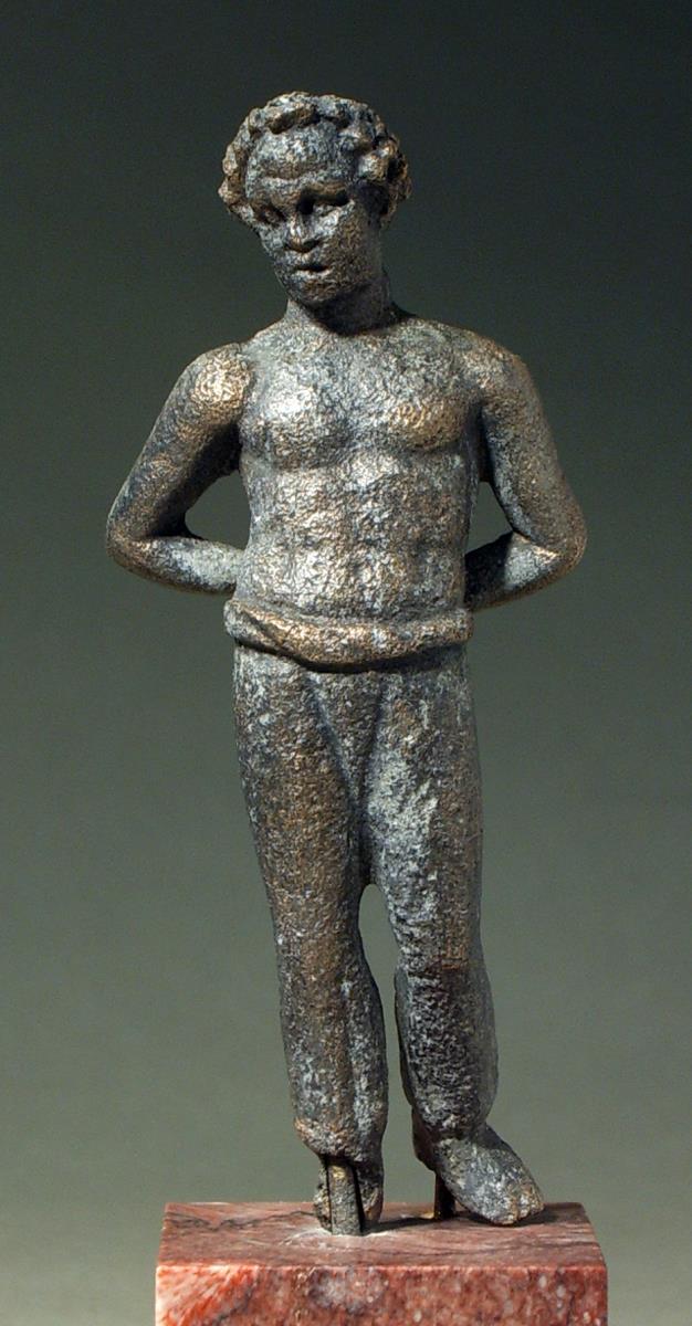 Römische Statuette eines Dunkelhäutigen oder Barbaren mit Hosen