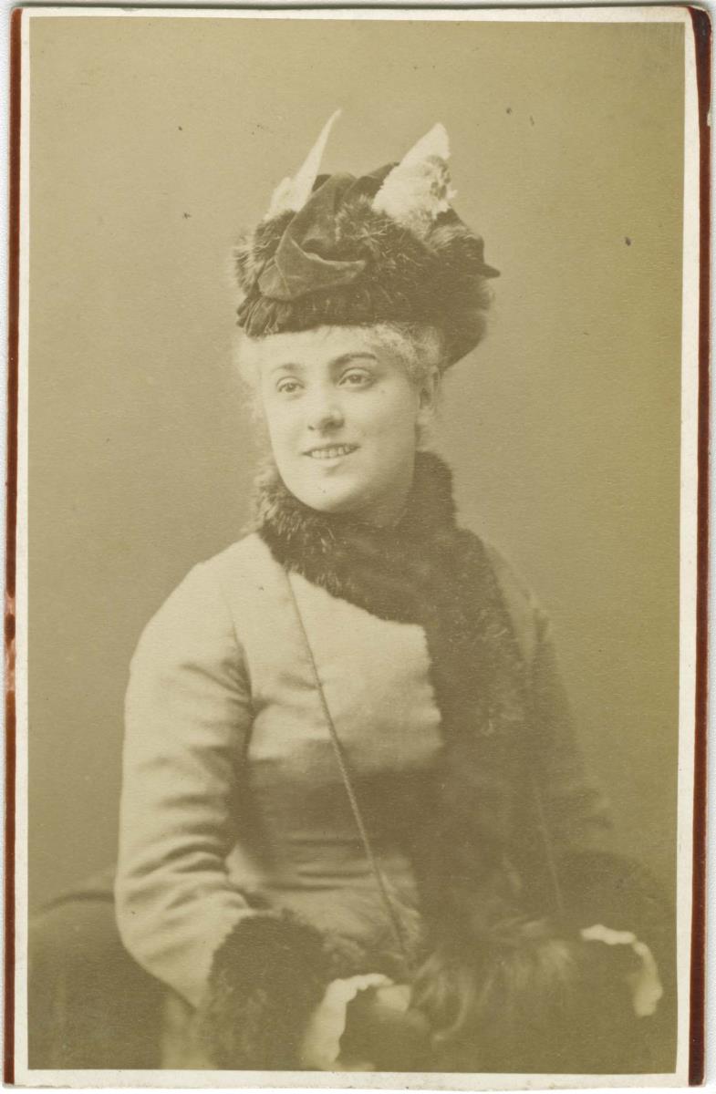 Porträt der Louise Théo