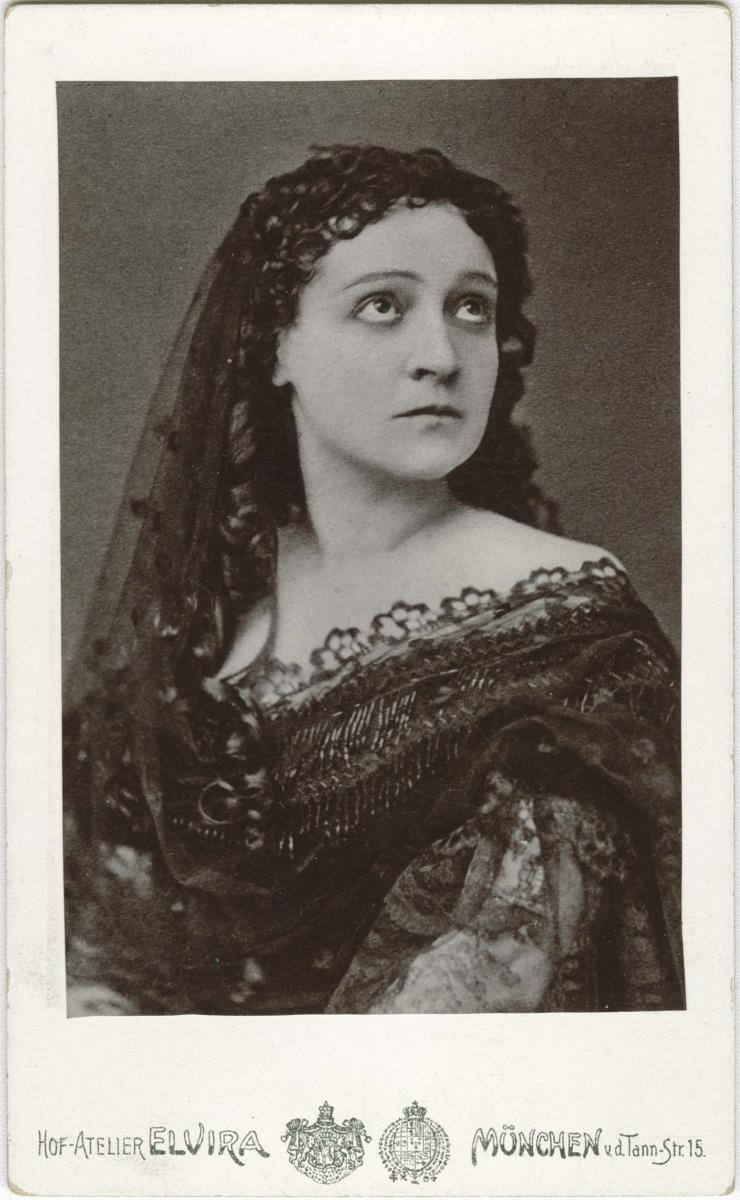 Porträt der Adele Sandrock (?) in Rollenkostüm, Emilia Galotti