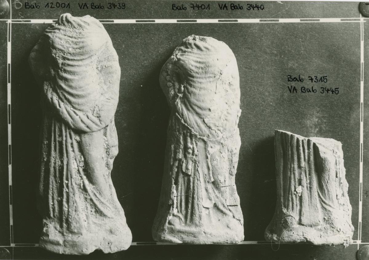 Weibliche Gewandstatuette