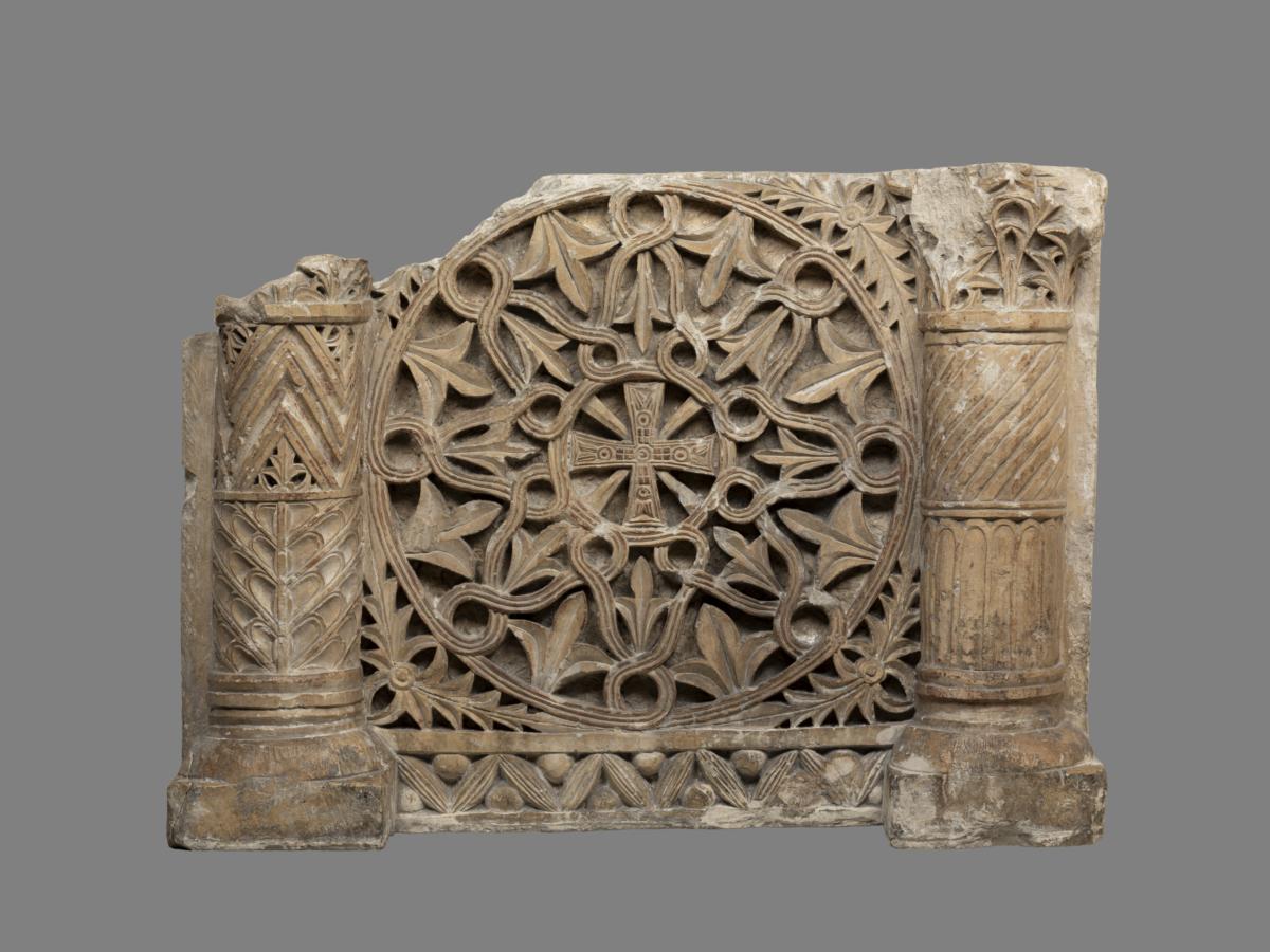 Ornamentierte Schrankenplatte