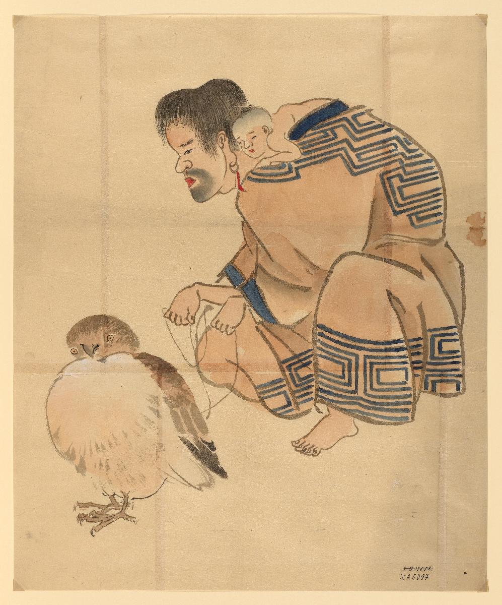Ainu-Frau mit Kind auf der Schulter, eine Eule an einer Schnur haltend