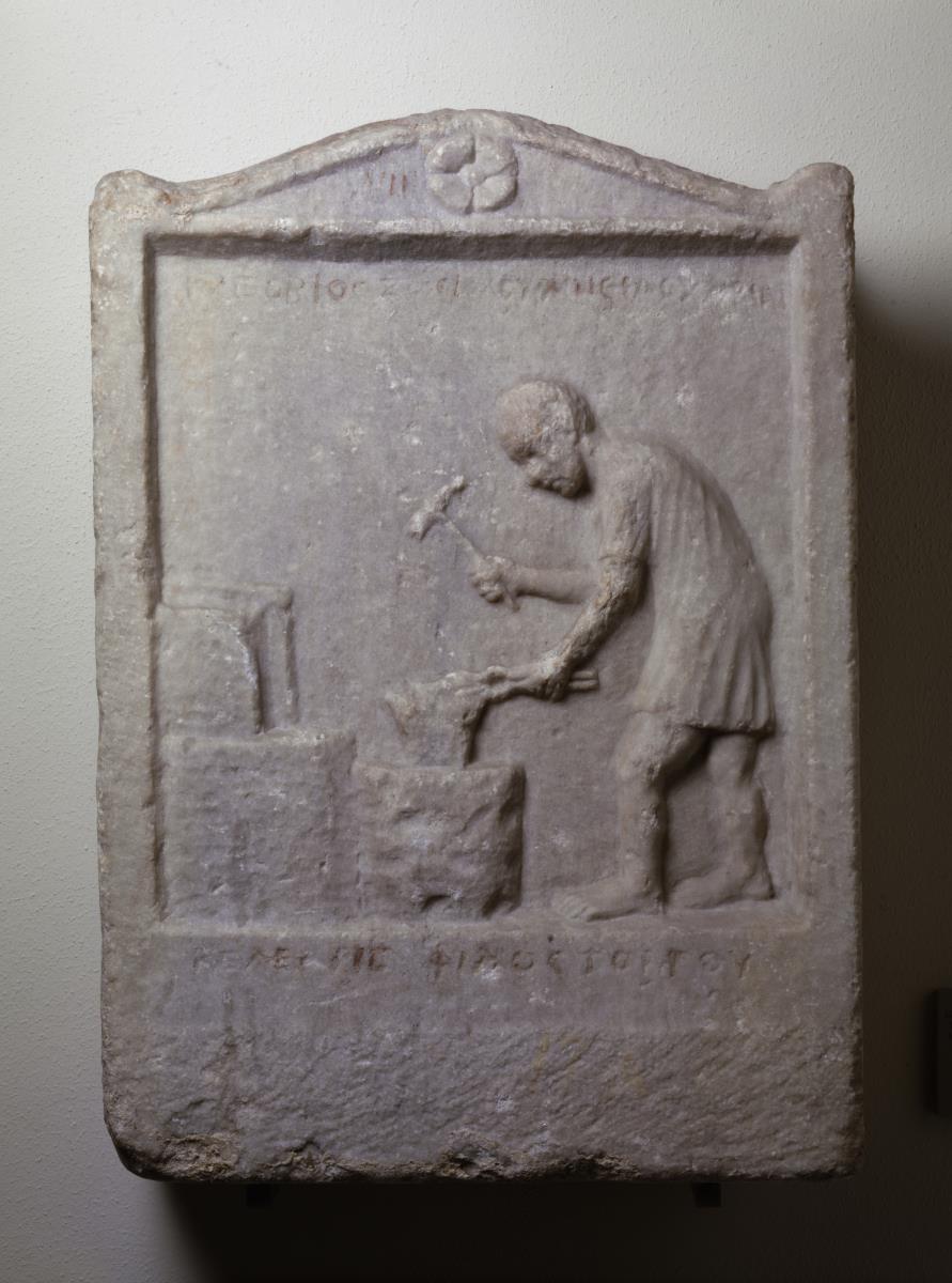 Grabstele eines Mannes (Schmied)