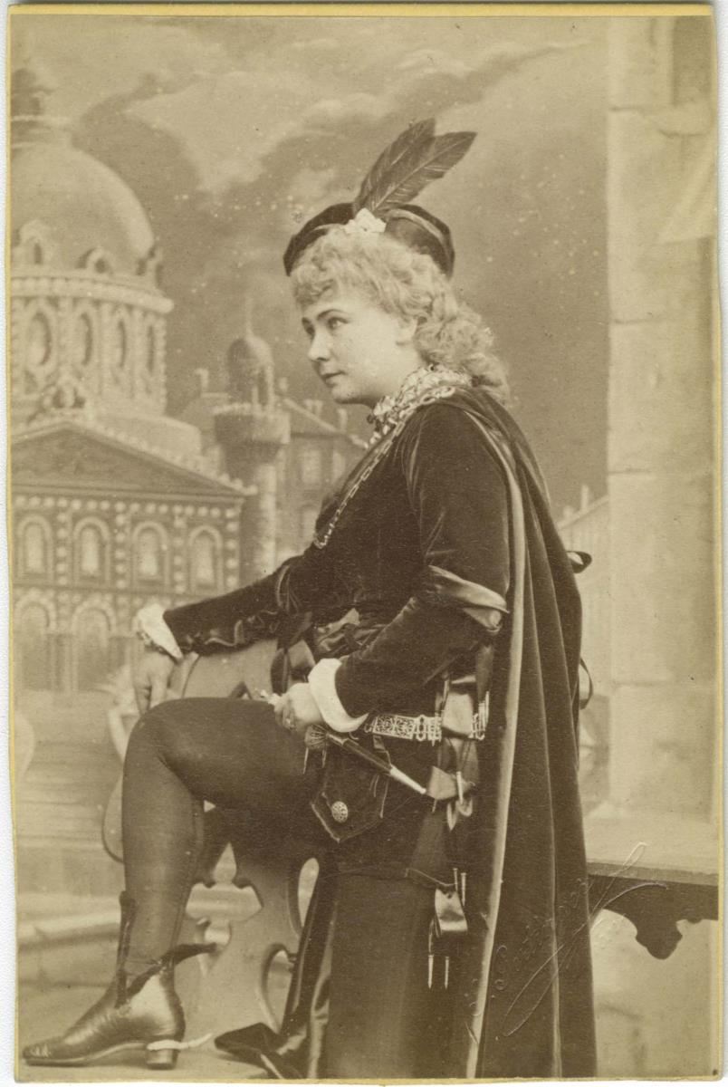 Porträt der Marie Geistinger in Rollenkostüm