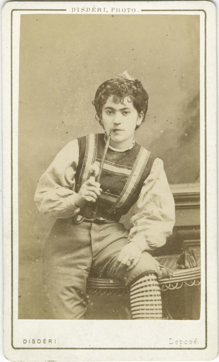 Porträt der Marguerite Debreux in Rollenkostüm
