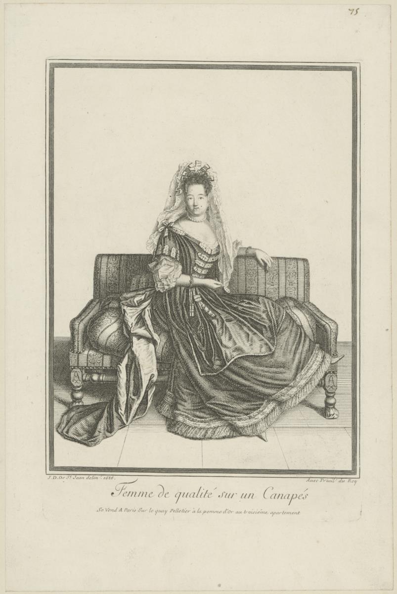 Femme de qualité sur un Canapés