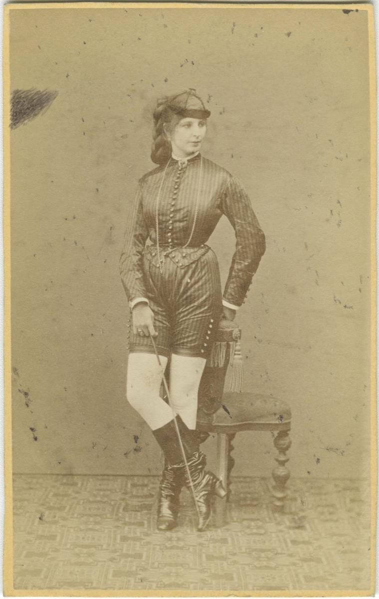 Porträt der Emilie Turecek ("Fiaker-Milli") in Rollenkostüm