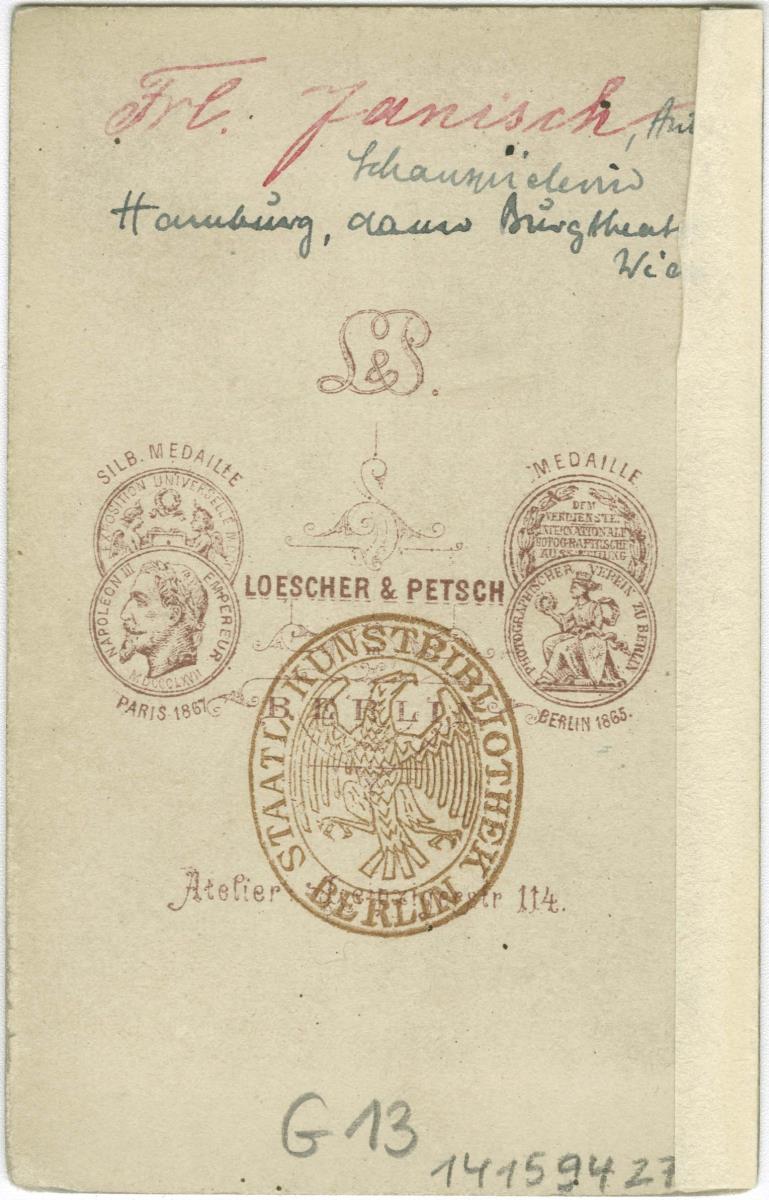 Porträt der Antonie Janisch (?) in Rollenkostüm