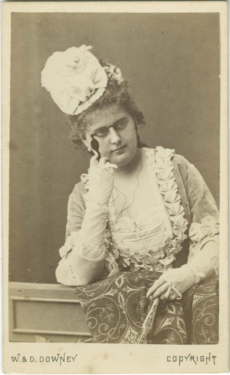 Porträt der Charlotte Grossi in Rollenkostüm